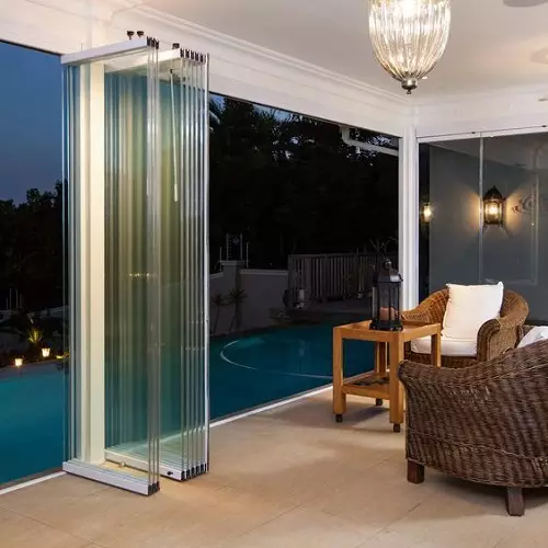 شیشه تاشو بالکن