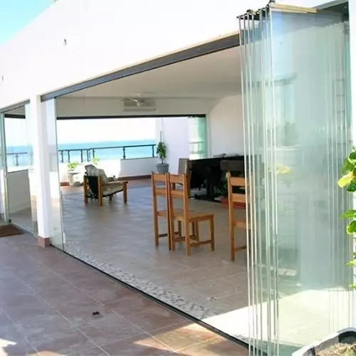 شیشه تاشو بالکن